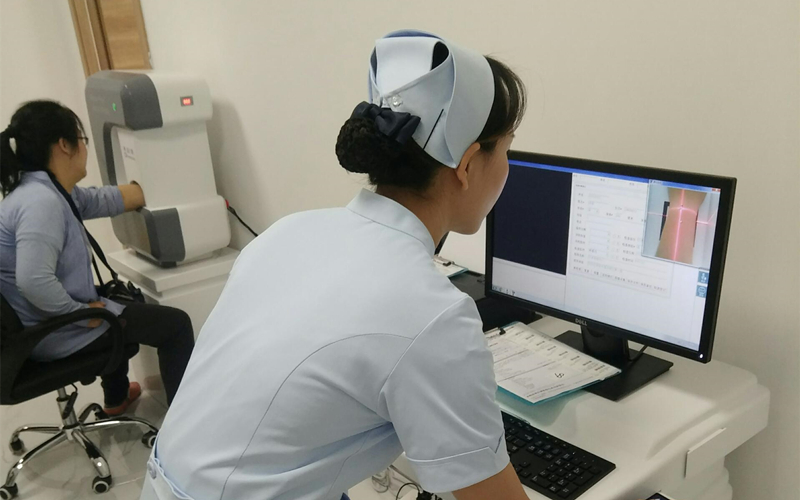 操作醫(yī)生免受任何照射劑量，保證操作醫(yī)生長期操作安全